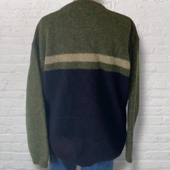 Vintage Abercrombie & Fitch Green and Navy 100% Shetland Wool Sweater - Men's XL - Picture 3 of 5